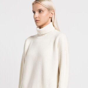 Women’s Line & Dot Ribbed turtleneck sweater comfy cozy